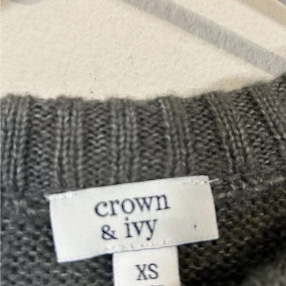 NWT Crown & Ivy Gray Sweater Size XS With Fair Isle Sleeve Detail - Picture 3 of 4